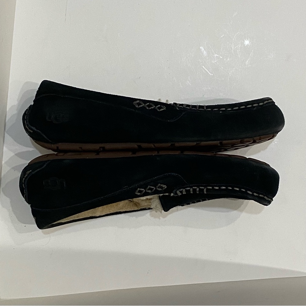 UGG Ansley Women’s 7.5 Black Suede Shearling Moccasin Slippers - Picture 5 of 10